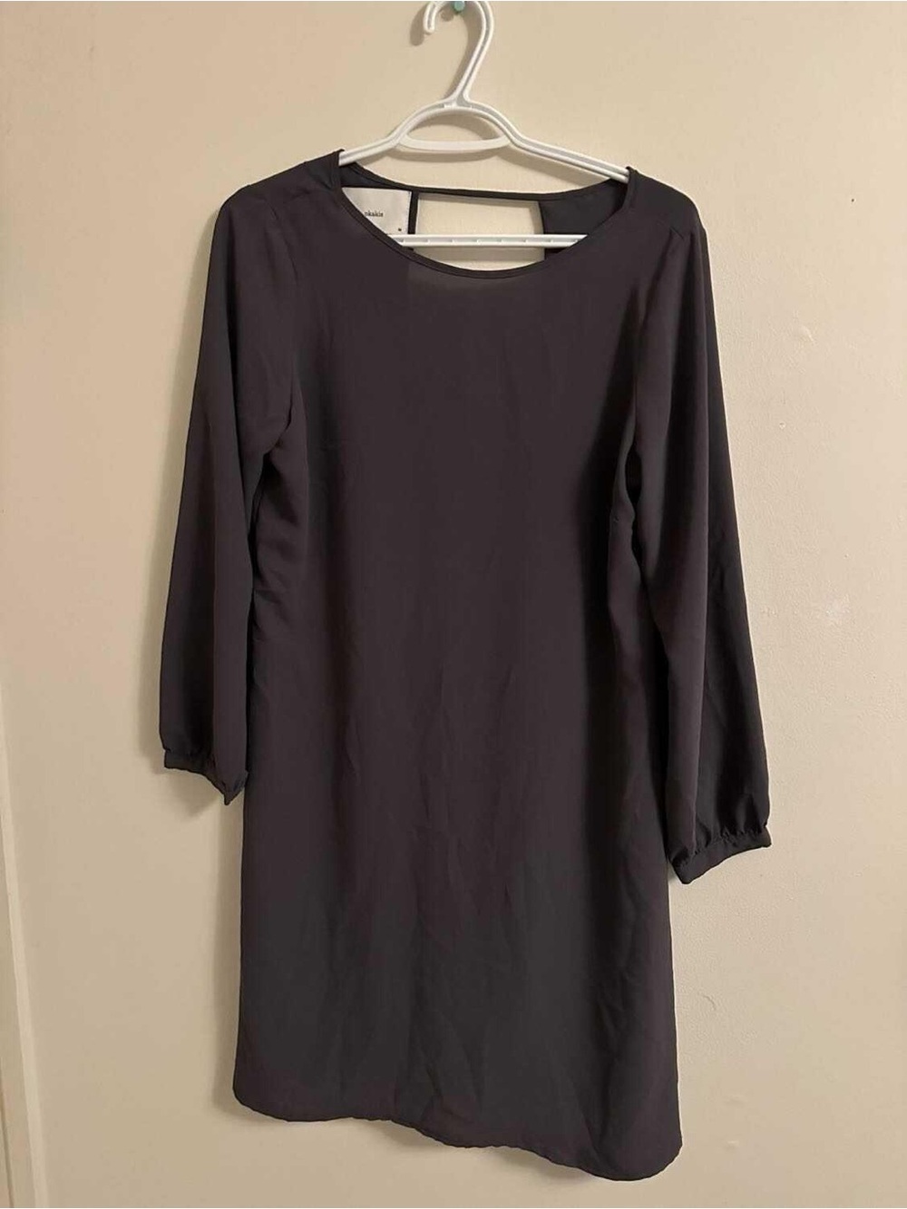 Classic Midi Shift Dress with Long Sleeves